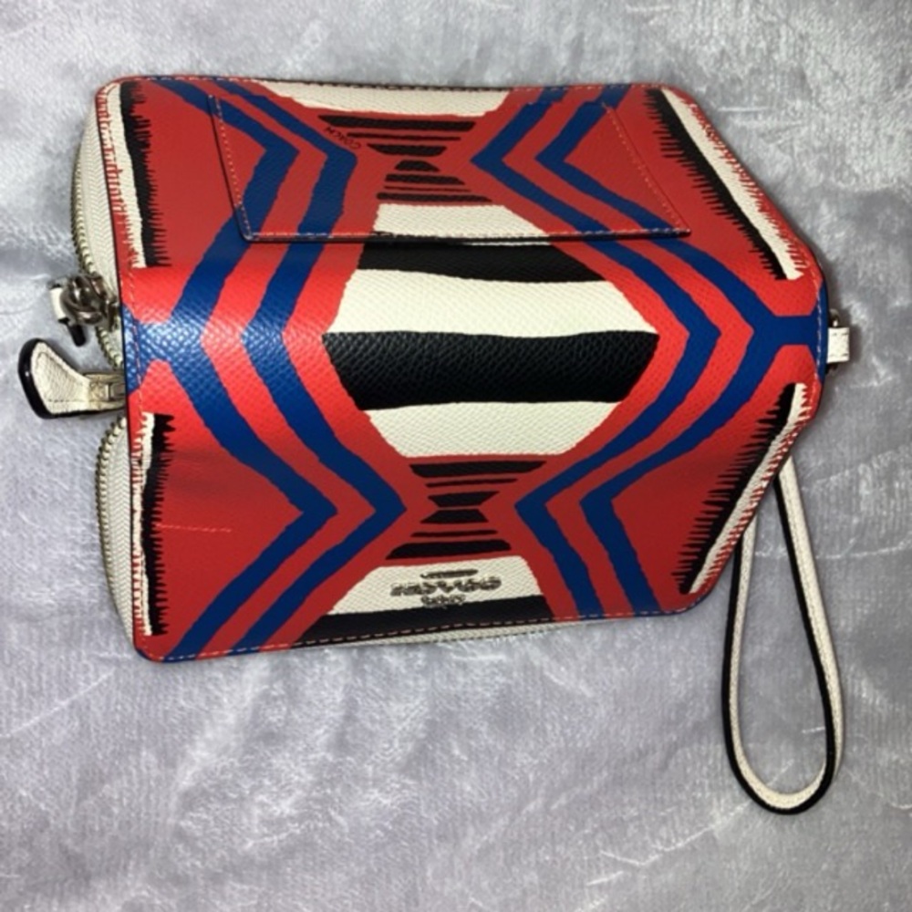 Coach x Coachella Fire Dancer Double Zip Wallet, 2015 Limited Edition - Picture 3 of 8